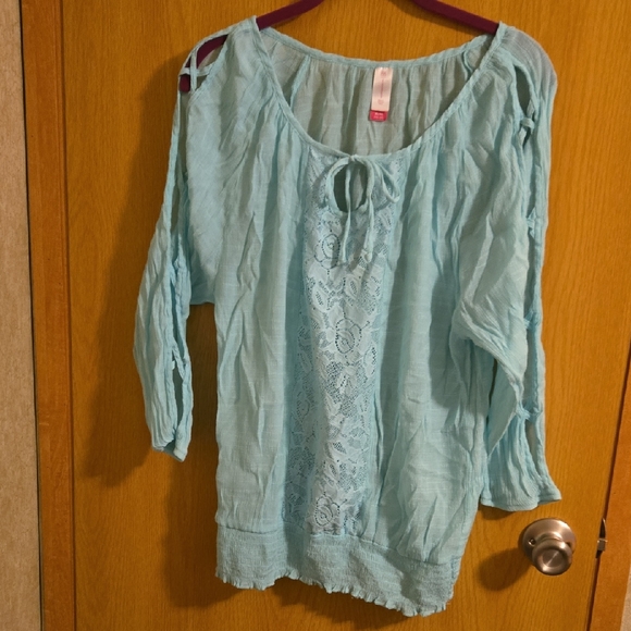 Light Green Women's Top - Picture 1 of 4